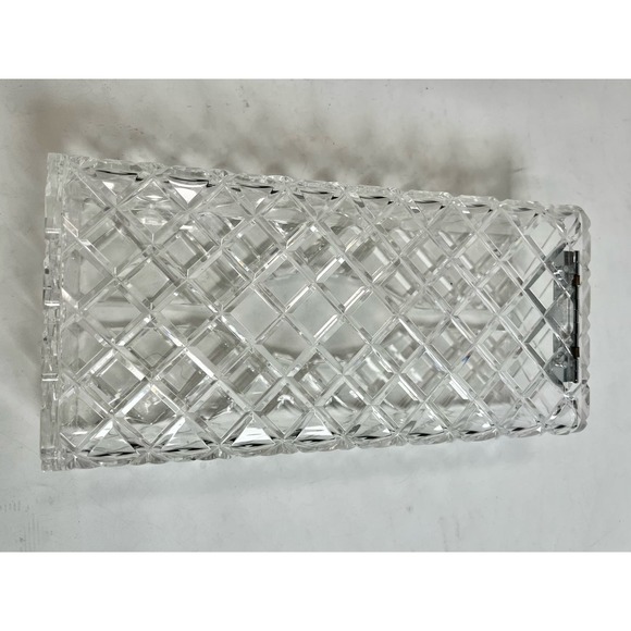 Wilardy Vintage Hollywood Regency Diamond Cut Lucite Tissue Box - Picture 5 of 8